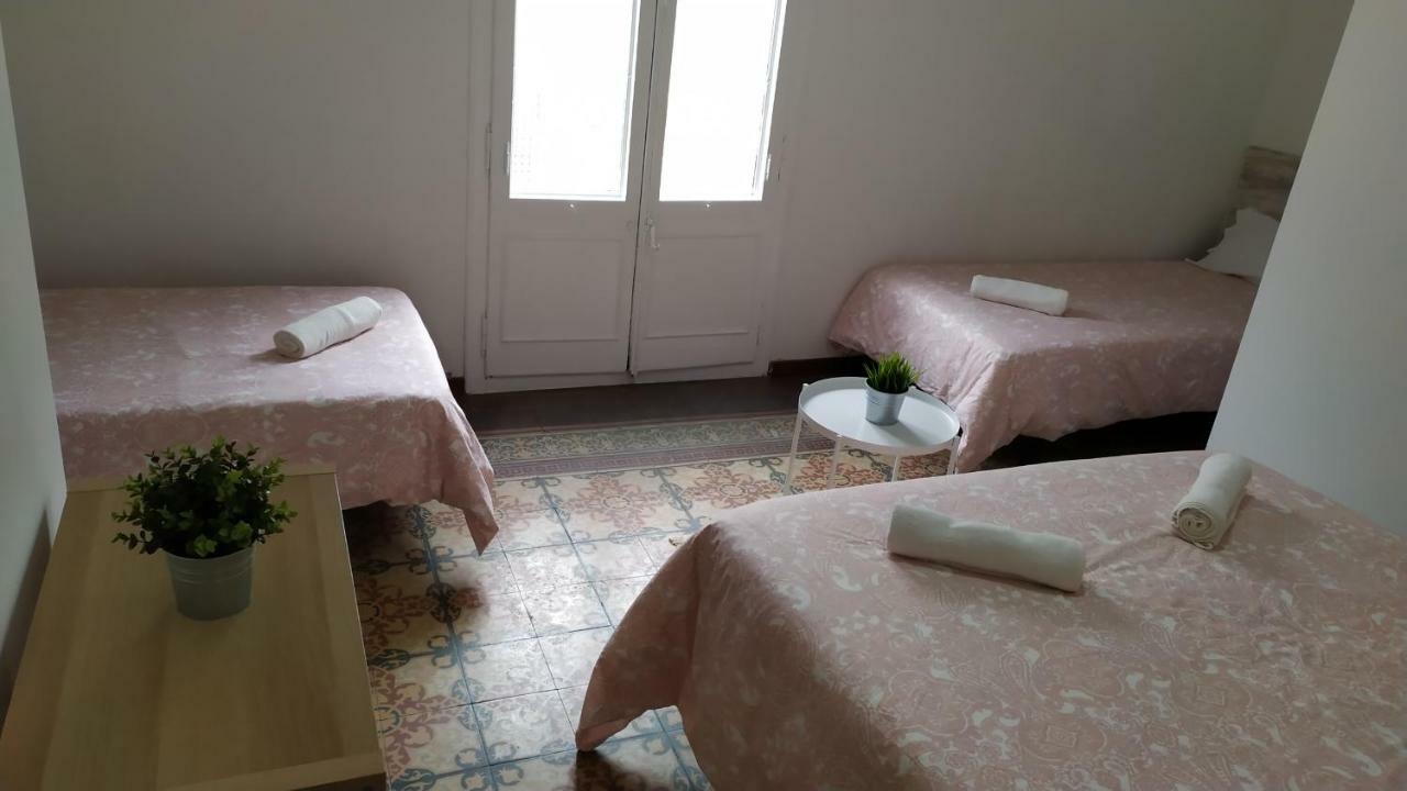 Break In Gothic Hostal 2*